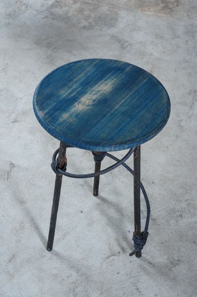 サイドテーブル